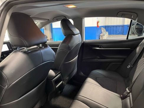Used 2022 Toyota Camry SE image 17
