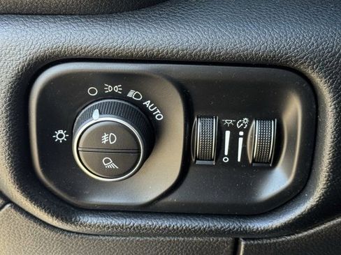 Used 2020 RAM 1500 Laramie image 24