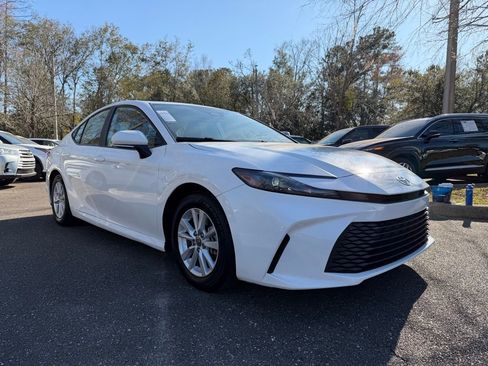 Used 2025 Toyota Camry LE image 1