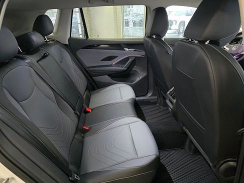 New 2026 Volkswagen Tiguan SE image 32