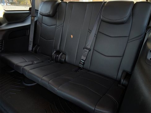 Used 2020 Cadillac Escalade Premium Luxury image 34