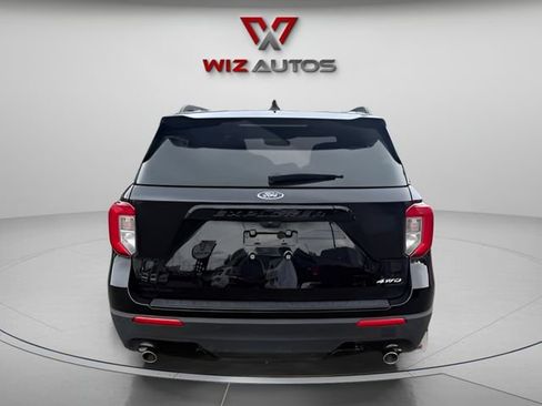 Used 2023 Ford Explorer ST-Line AWD/4WD image 4