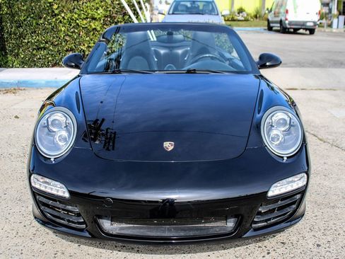 Used 2011 Porsche 911 Carrera 4S image 9