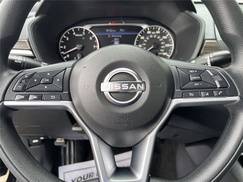 Used 2024 Nissan Altima 2.5 SV FWD image 22