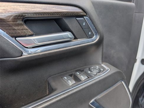 Used 2024 Chevrolet Silverado 2500 LT AWD/4WD image 18