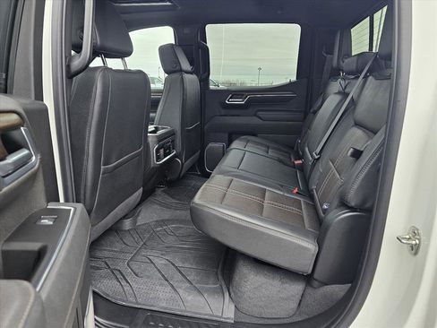 Used 2025 Chevrolet Silverado 1500 High Country image 12