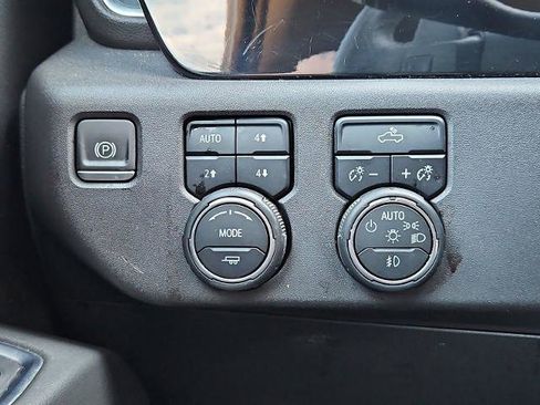 Used 2022 Chevrolet Silverado 1500 LT Trail Boss w/ Convenience Package II image 18