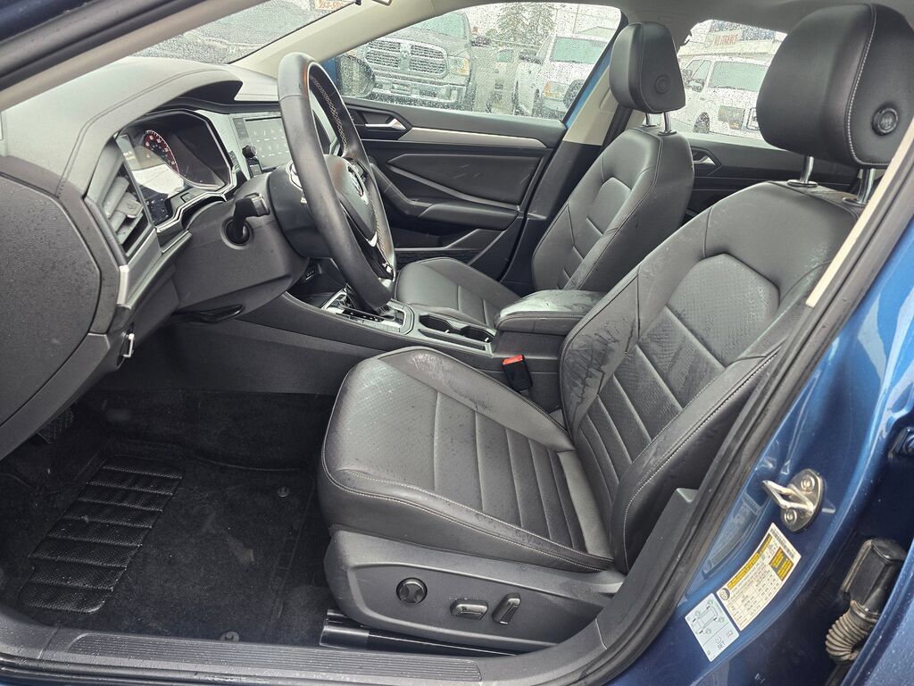 Used 2021 Volkswagen Jetta SE w/ SE Cold Weather Package FWD image 22