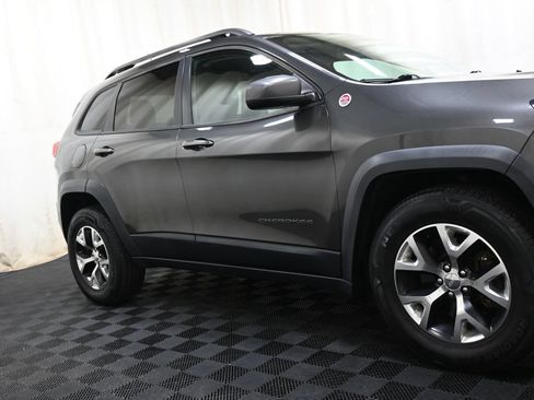 Used 2014 Jeep Cherokee Trailhawk w/ Cold Weather Group AWD/4WD image 16