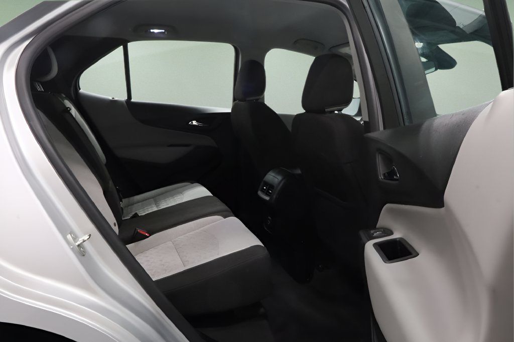 Used 2022 Chevrolet Equinox LS AWD/4WD image 16