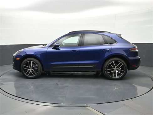 Used 2025 Porsche Macan image 2