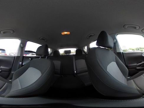 Used 2025 Kia Soul LX w/ LX Technology Package FWD image 40