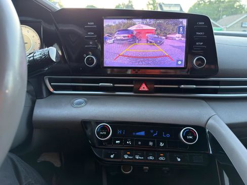 Used 2021 Hyundai Elantra SEL w/ Convenience Package FWD image 19