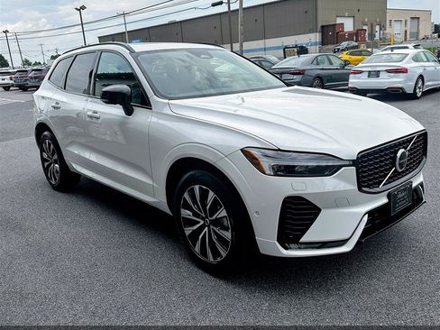 Used 2023 Volvo XC60 B5 Plus w/ Protection Package Premier AWD/4WD image 7