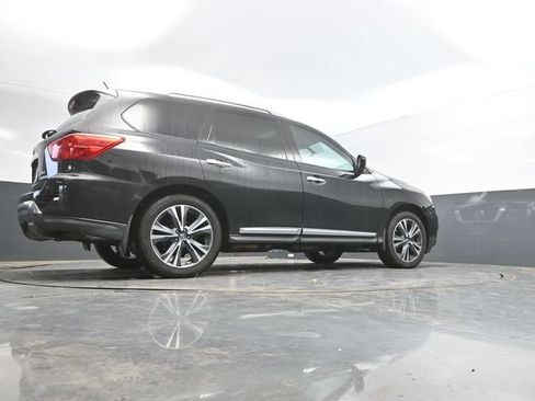 Used 2017 Nissan Pathfinder Platinum w/ Family Entertainment Package AWD/4WD image 27
