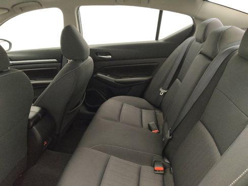 Used 2022 Nissan Altima 2.5 SV FWD image 18