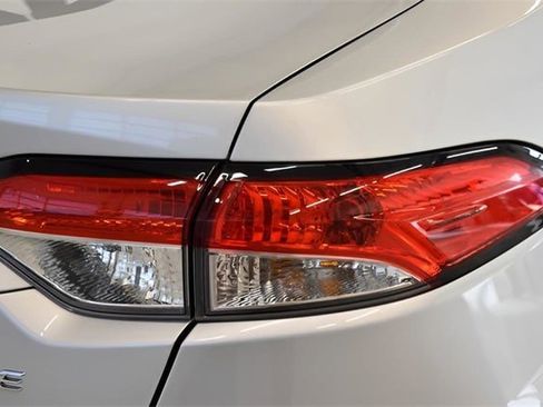 Used 2025 Toyota Corolla LE image 12