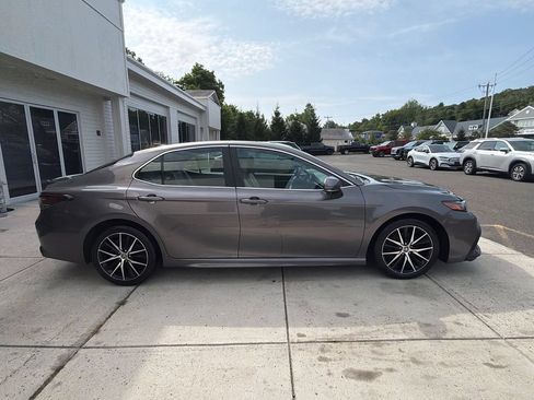 Used 2021 Toyota Camry SE w/ Cold Weather Package AWD/4WD image 6