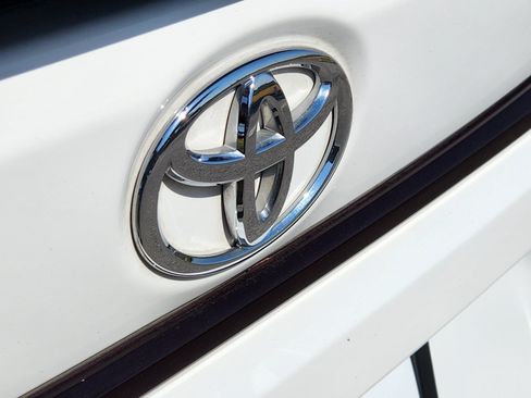Used 2025 Toyota Corolla FX w/ Convenience Package FWD image 28