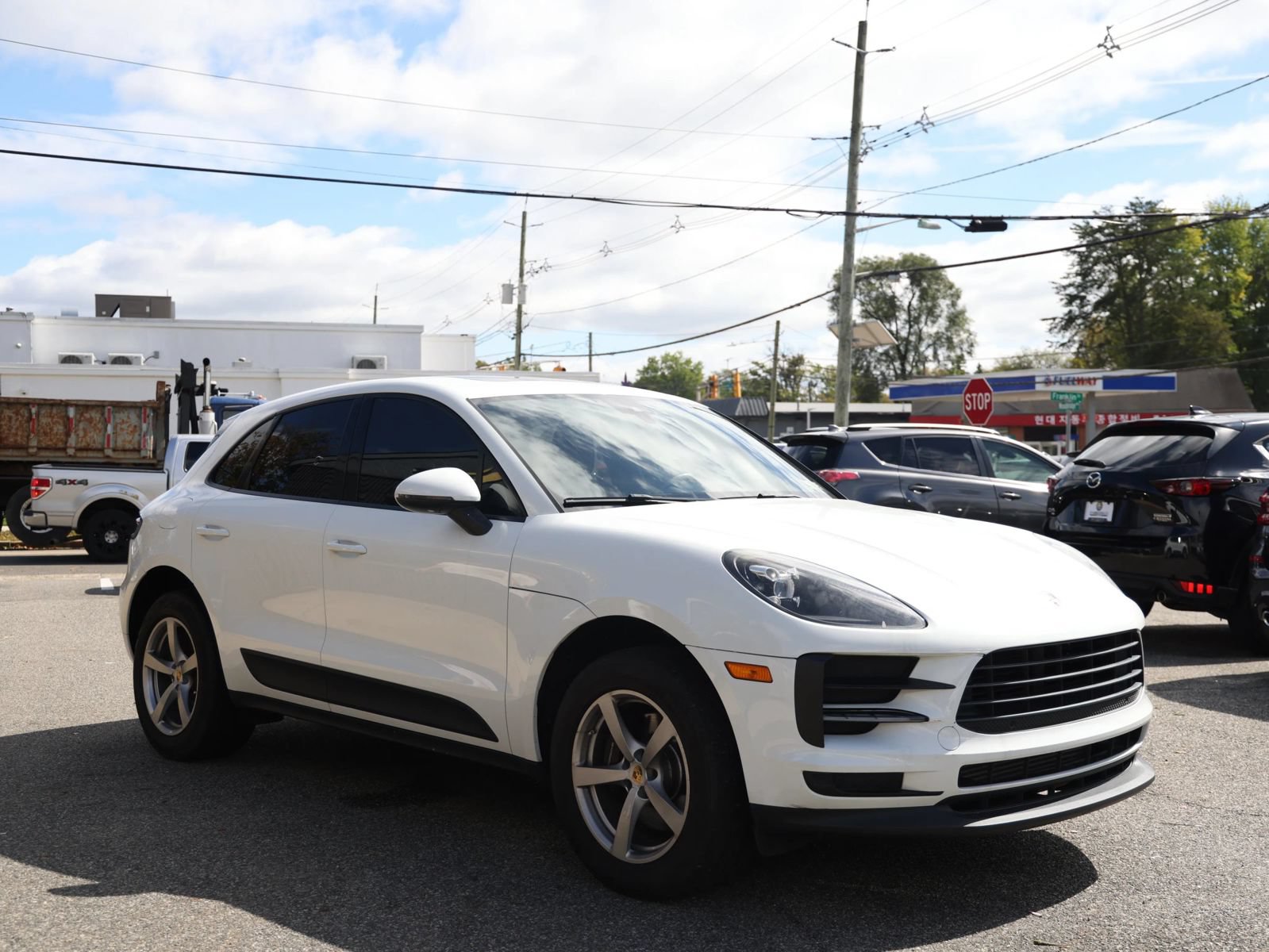Used 2019 Porsche Macan AWD/4WD image 3