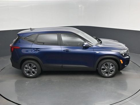 Certified 2026 Kia Seltos LX FWD image 13