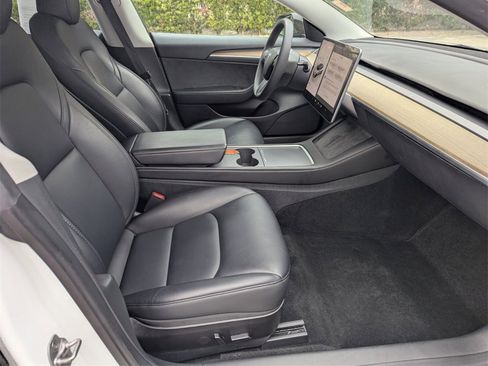 Used 2023 Tesla Model 3 Standard Range image 10