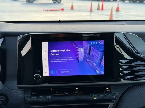 Certified 2025 Toyota Camry SE image 19