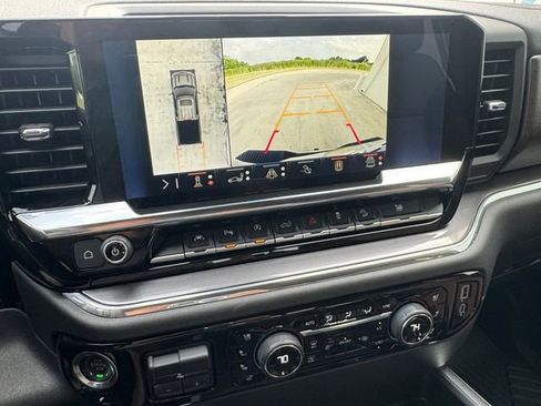 Used 2025 Chevrolet Silverado 1500 High Country w/ Technology Package AWD/4WD image 9