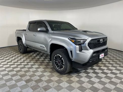 Used 2024 Toyota Tacoma TRD Sport image 26