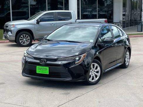 Used 2024 Toyota Corolla LE FWD image 9
