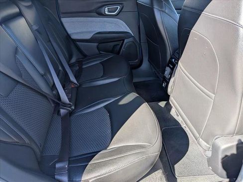 Used 2024 Jeep Compass Latitude image 20