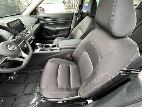 Used 2024 Nissan Altima 2.5 SV image 27