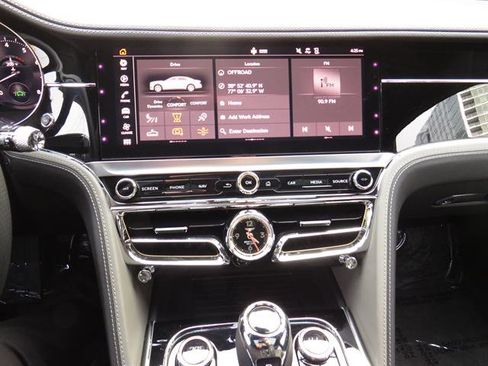 Used 2023 Bentley Flying Spur W12 image 12