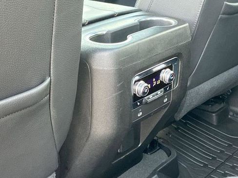 Certified 2021 GMC Yukon Denali w/ Denali Premium Package image 18