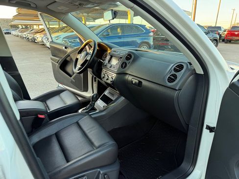 Used 2014 Volkswagen Tiguan SEL FWD image 16