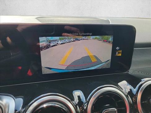 Used 2023 Mercedes-Benz GLB 250 4MATIC w/ Premium Package image 23