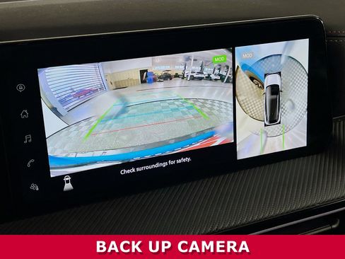 Used 2025 Nissan Kicks SR image 9