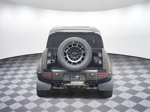 New 2026 Land Rover Defender 110 OCTA AWD/4WD image 9