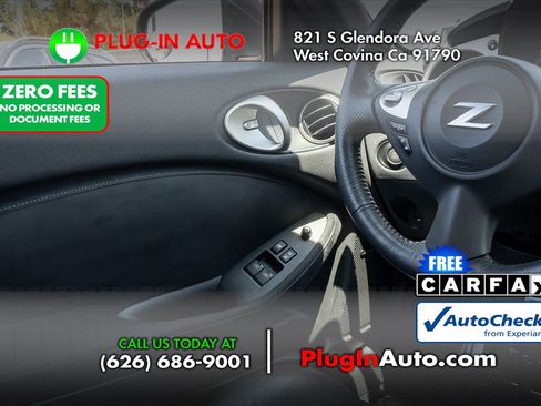 Used 2009 Nissan 370Z Touring RWD image 10