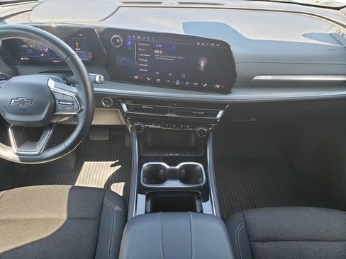 Used 2024 Chevrolet Traverse LT w/ Midnight/Sport Edition FWD image 16