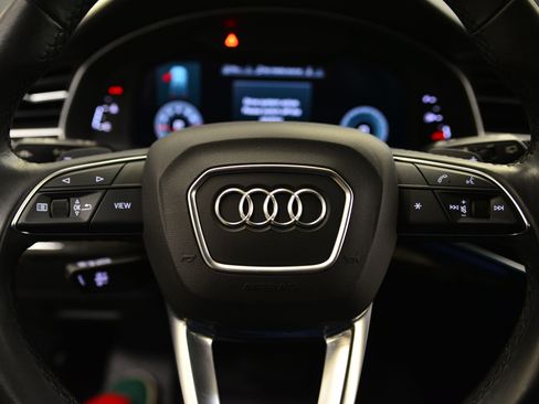 Used 2022 Audi Q7 Premium w/ Convenience Package image 13
