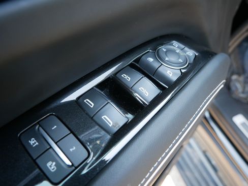 Used 2023 Cadillac Escalade Sport Platinum w/ LPO, ONYX Package AWD/4WD image 19
