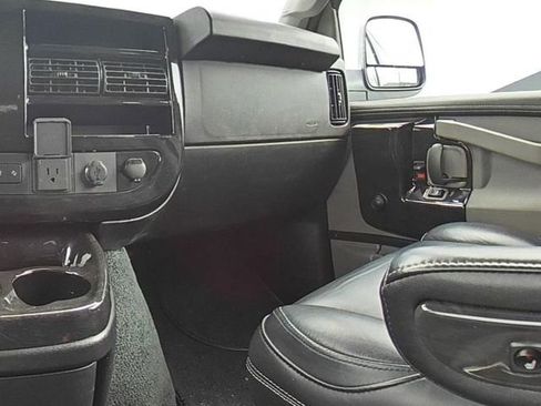 Used 2020 GMC Savana 2500 Extended w/ Enhanced Convenience Package RWD image 21