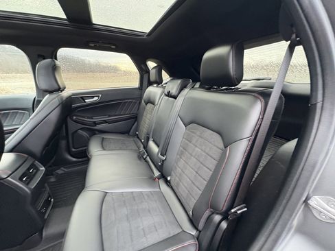 Used 2022 Ford Edge ST-Line image 20