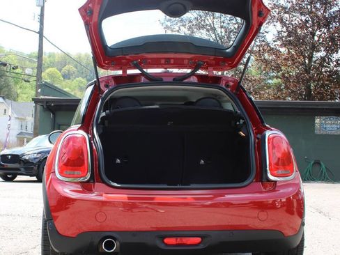 Used 2018 MINI Cooper 2-Door Hardtop w/ Signature Line Package FWD image 30