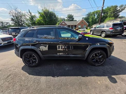 Used 2016 Jeep Cherokee Trailhawk w/ Cold Weather Group AWD/4WD image 10