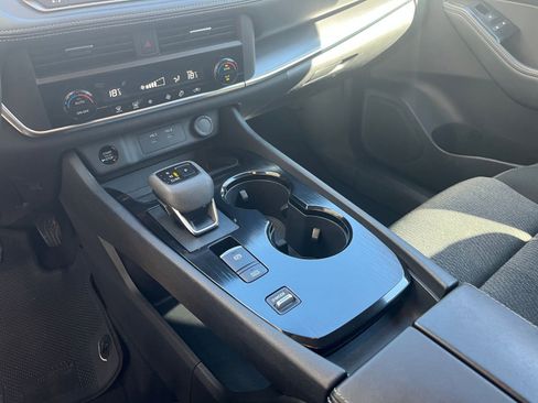 Used 2025 Nissan Rogue SV image 43