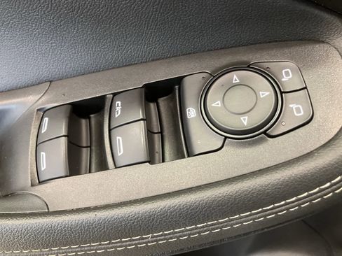 Used 2022 Buick Encore GX Select w/ Sport Touring Package image 13