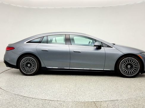 Used 2022 Mercedes-Benz EQS 580 4MATIC Sedan w/ Exclusive Trim Package image 4