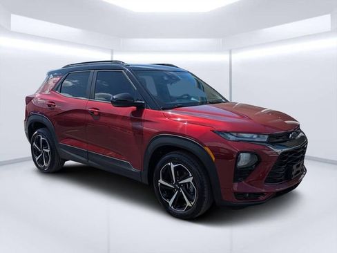 Used 2022 Chevrolet TrailBlazer RS FWD image 1
